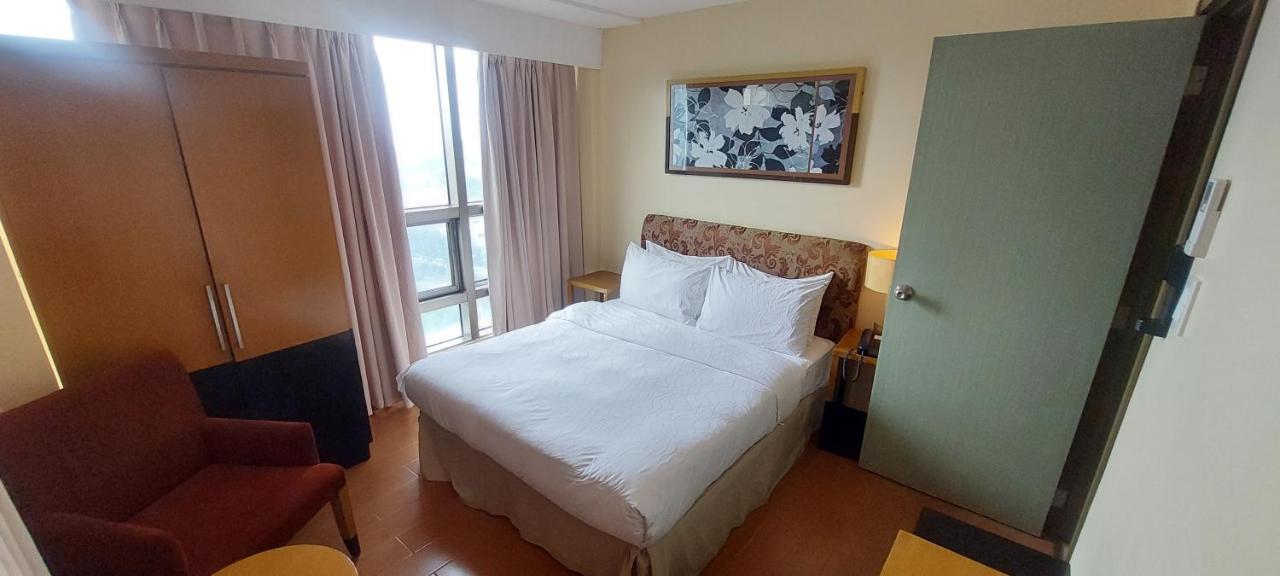 One Tagaytay Place Hotel Suites Official Account Tagaytay City Екстер'єр фото