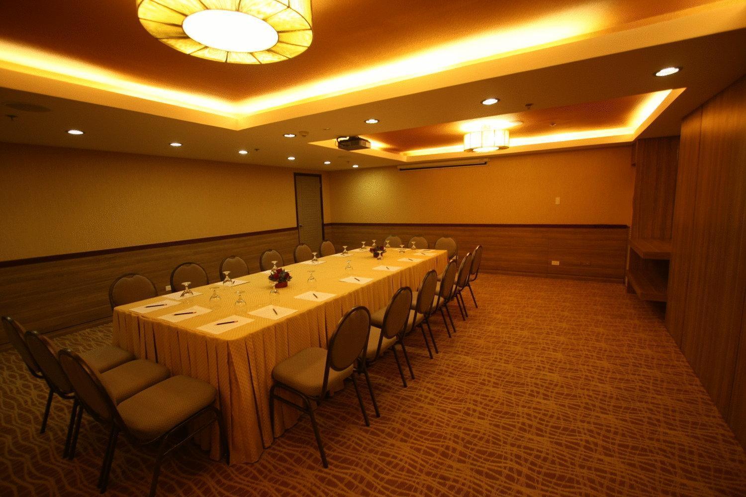 One Tagaytay Place Hotel Suites Official Account Tagaytay City Екстер'єр фото