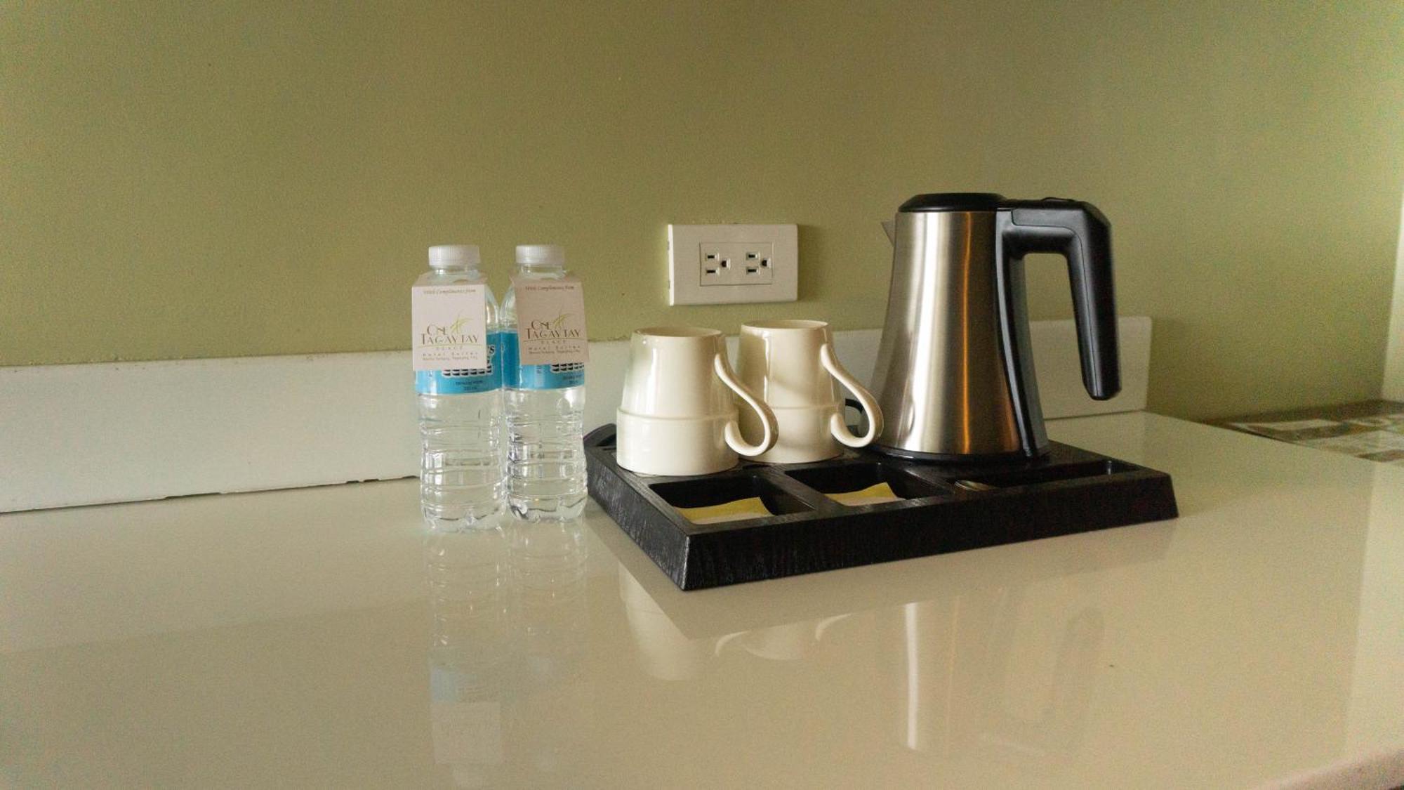 One Tagaytay Place Hotel Suites Official Account Tagaytay City Екстер'єр фото