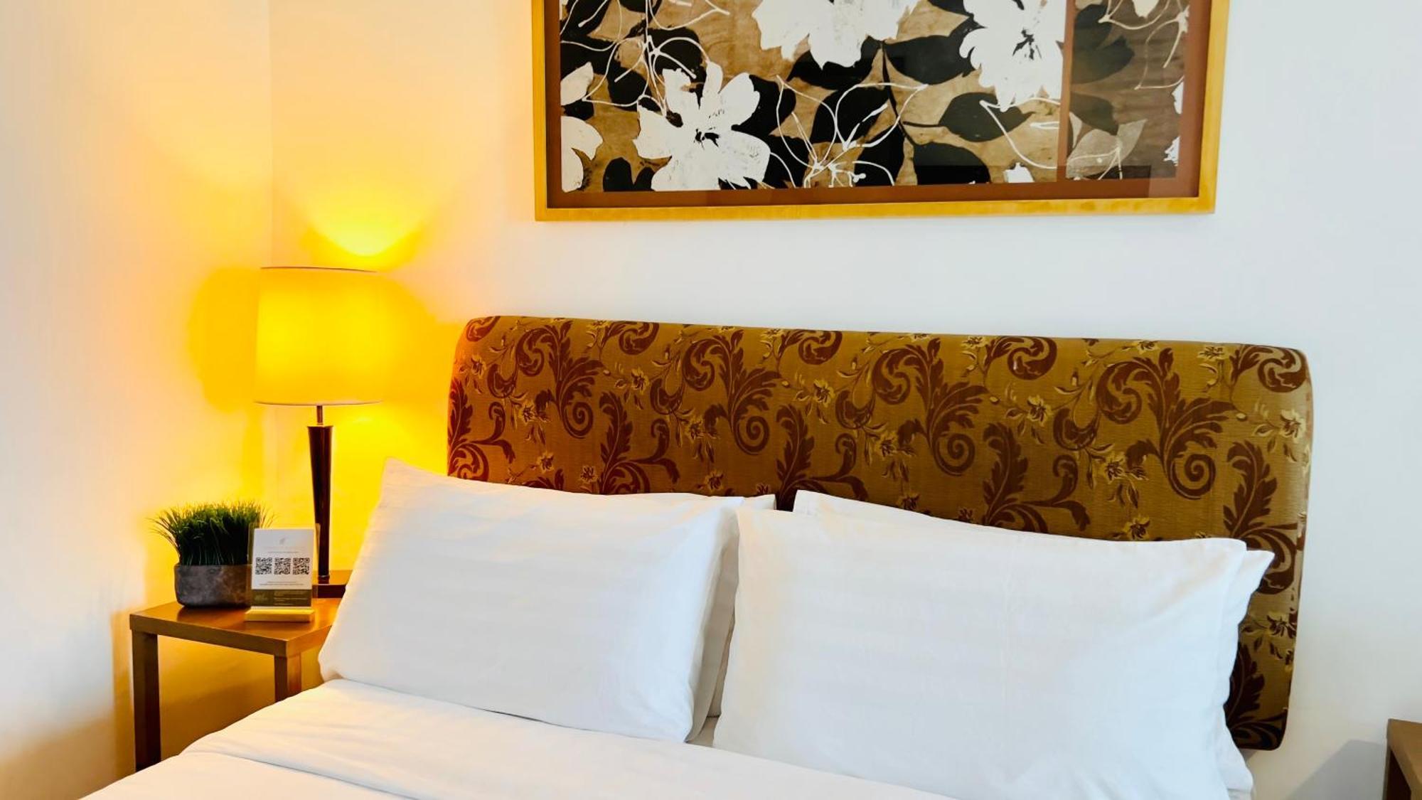 One Tagaytay Place Hotel Suites Official Account Tagaytay City Екстер'єр фото